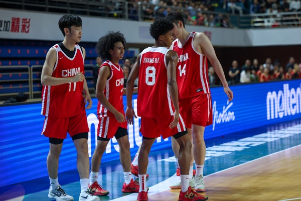 朱正:走出去是好事 张博源加盟路易斯维尔 郇氏兄弟齐闯NCAA 朱正:走出去是好事 张博源加盟路易斯维尔 郇氏兄弟齐闯NCAA