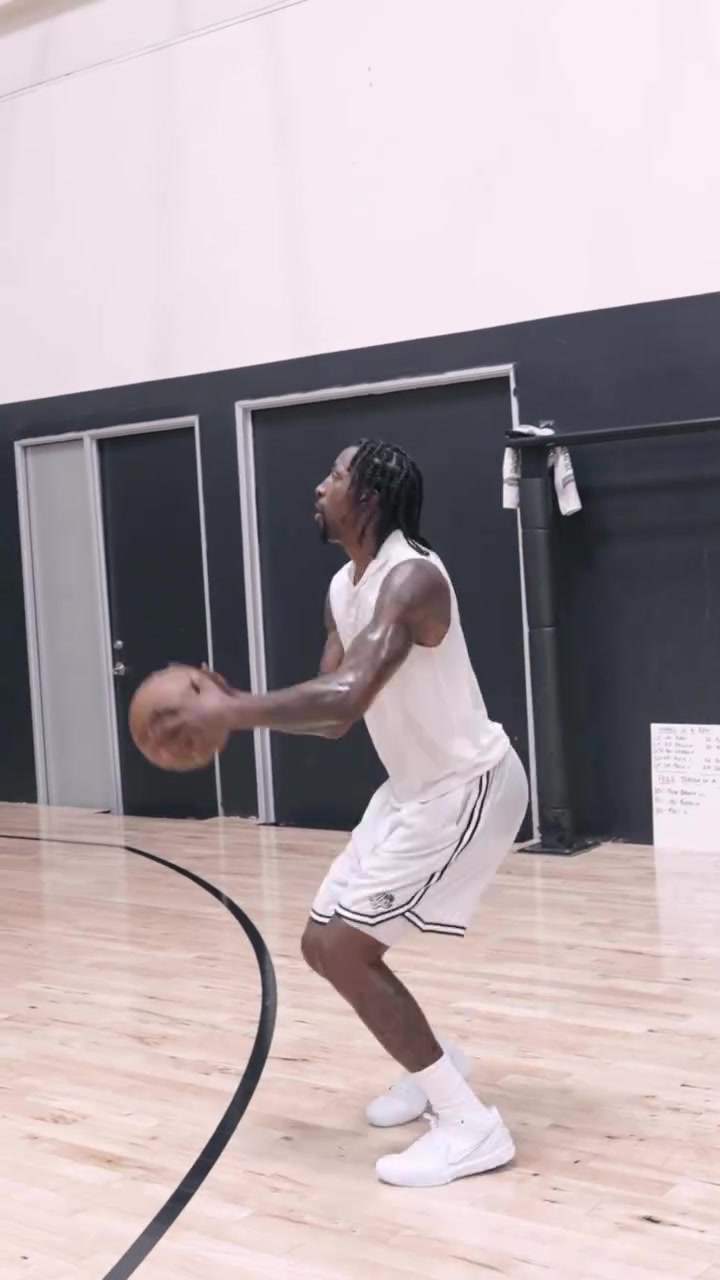 训练师晒波普投篮视频 三分25连中 训练师晒波普投篮视频 三分25连中