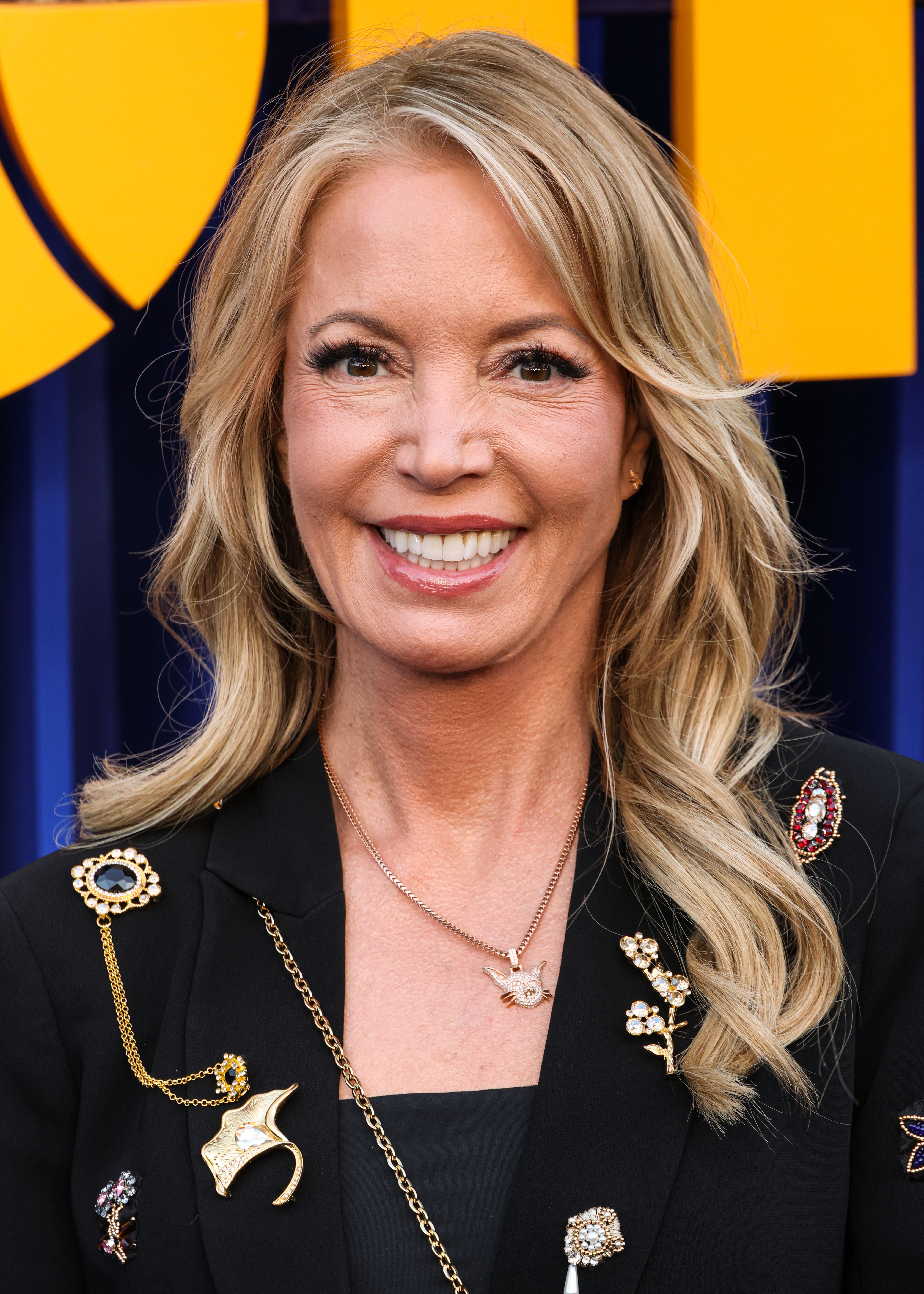 五兄妹联手逼宫套现！老巴斯的完美信托 反倒成夺权游戏的元凶？