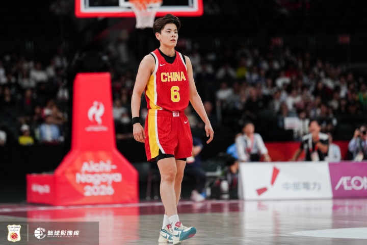 体坛周报:外线羸弱成大坑!中国女篮困在旧格局里 体坛周报:外线羸弱成大坑!中国女篮困在旧格局里